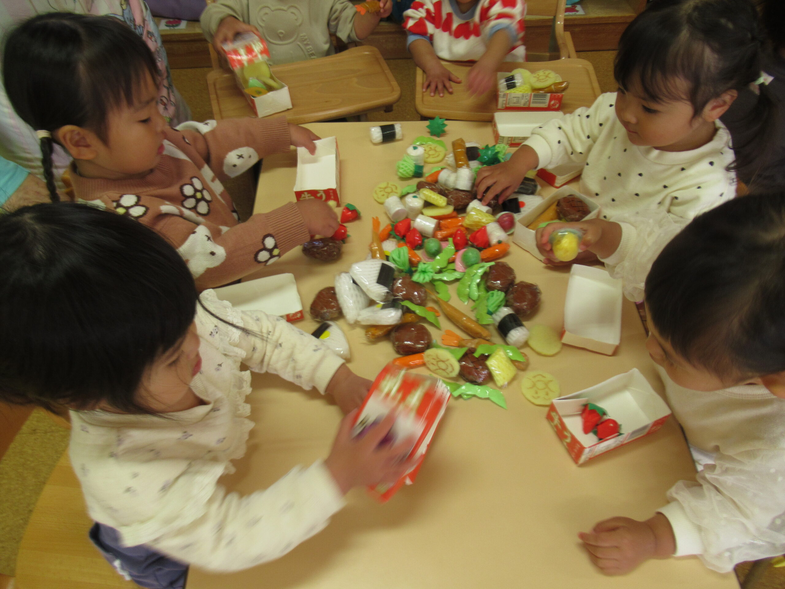おべんとうあそび(１歳児)